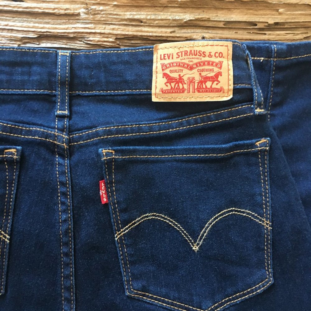 Levi's